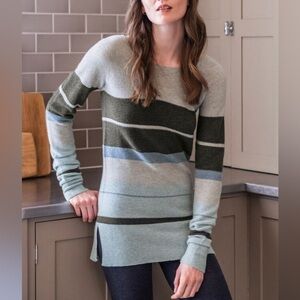 Celtic & Co Women’s Yoke Detail Wool Tunic Sweater Size Large